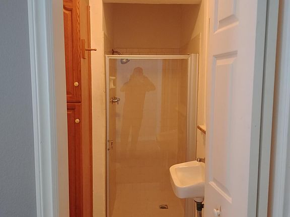 3rd image of 526 N 5th Ave