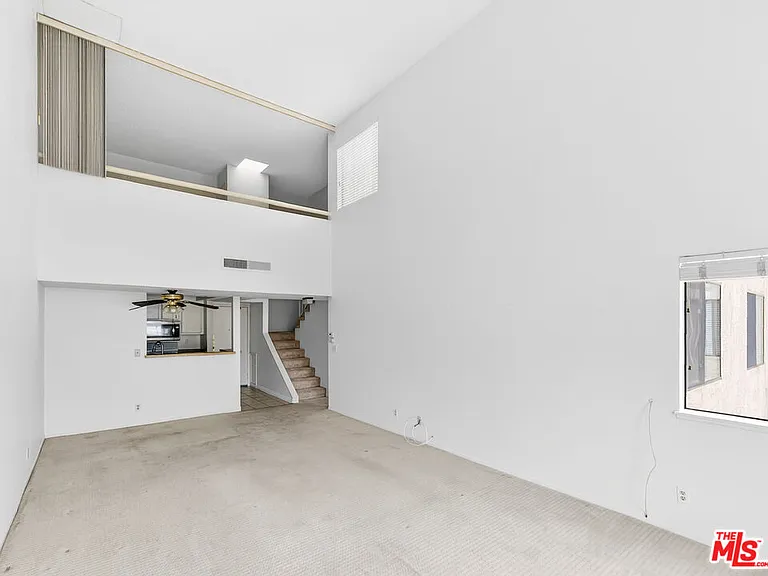 1118 Valencia St #310 — Photo 5