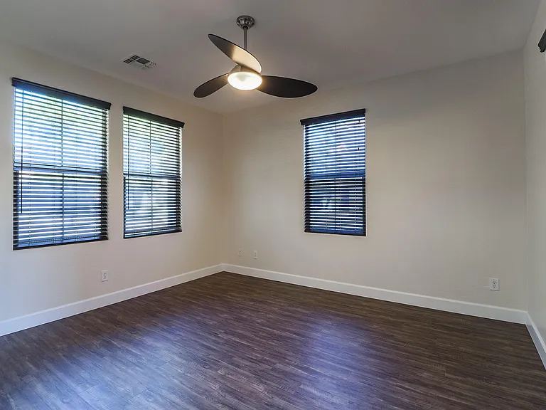 3457 E Orchid Ln — Photo 4