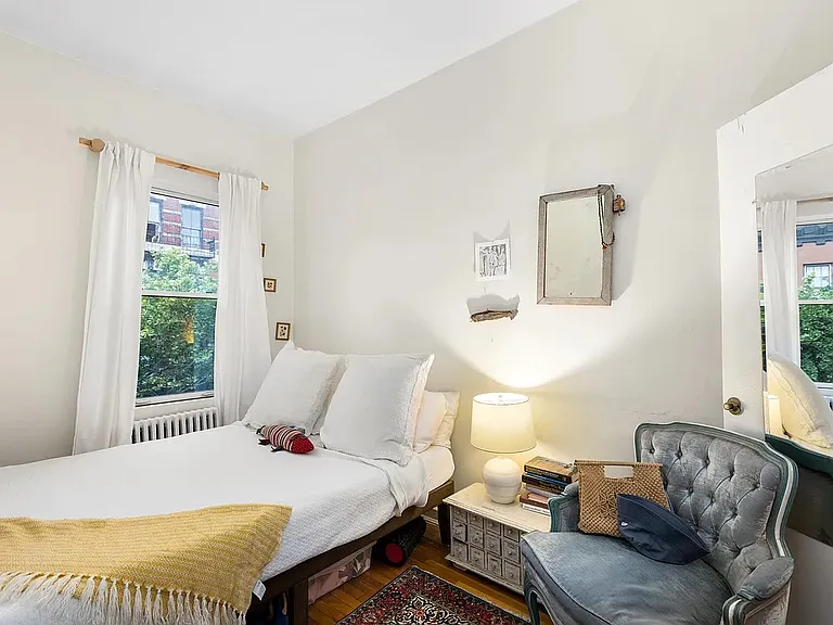 68 Perry St #4-F — Photo 2