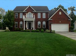 3452 Ashwood Dr, North Tonawanda, NY 14120