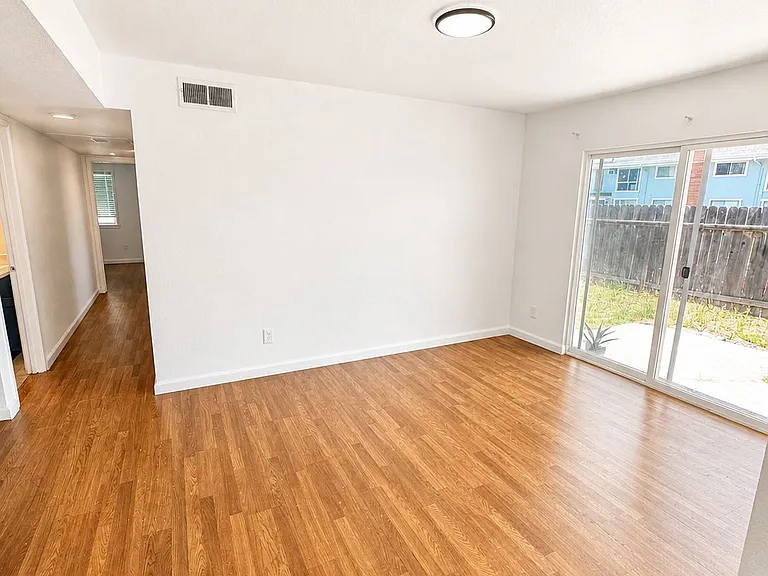3911 Annadale Ln #8 — Photo 5