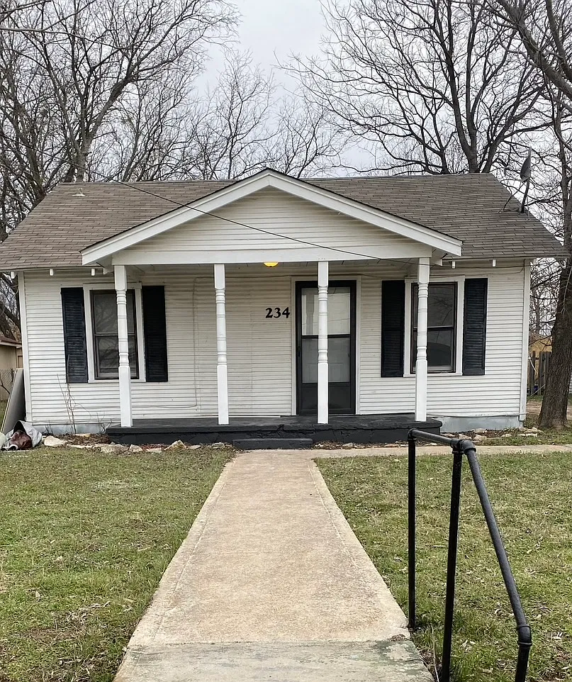 2 bed, 728 sqft, $1,500 — Photo 1