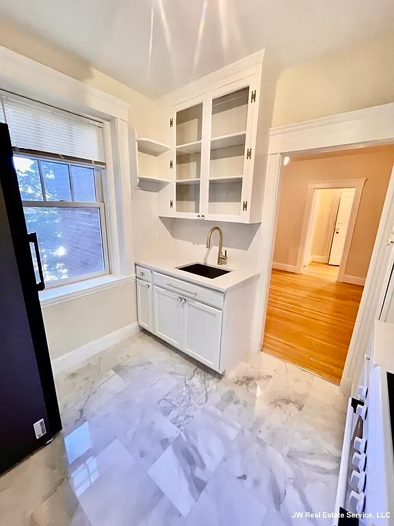 Studio, 345 sqft, $2,450 — Photo 3