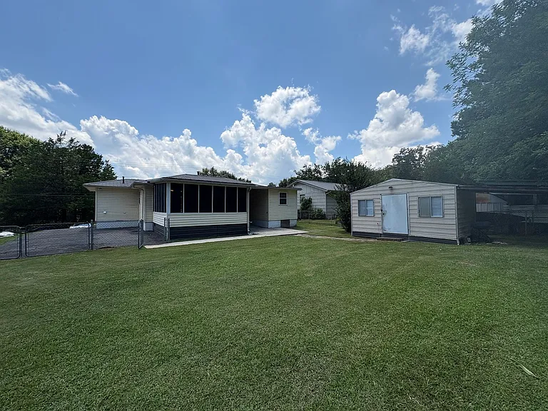 7326 President St — Photo 22