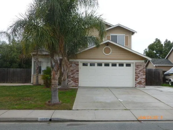 1853 E Summerfield Ct, Oakley, CA 94561