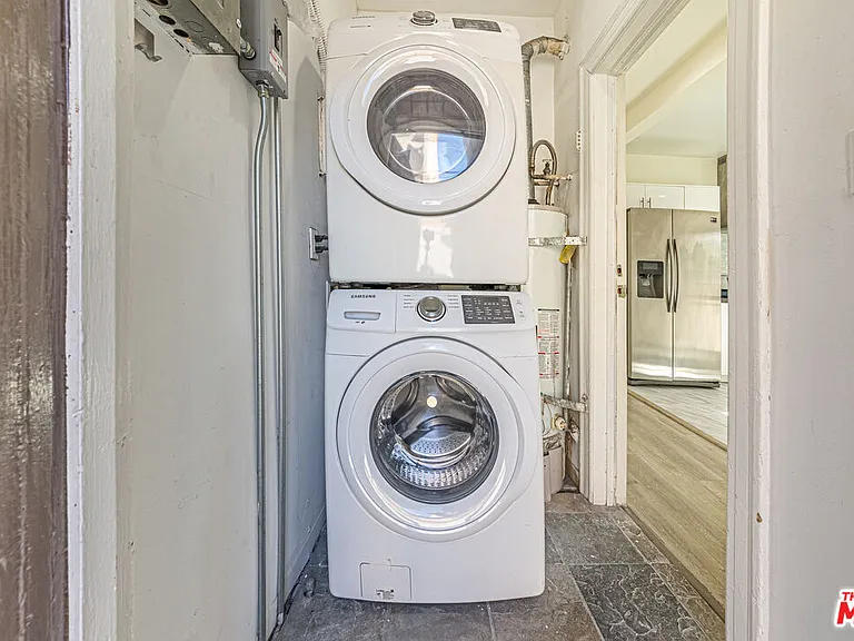 801 N Alexandria Ave — Photo 10