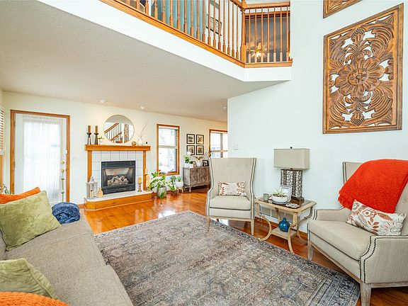 4th image of 2811 SE 22nd St Unit 220