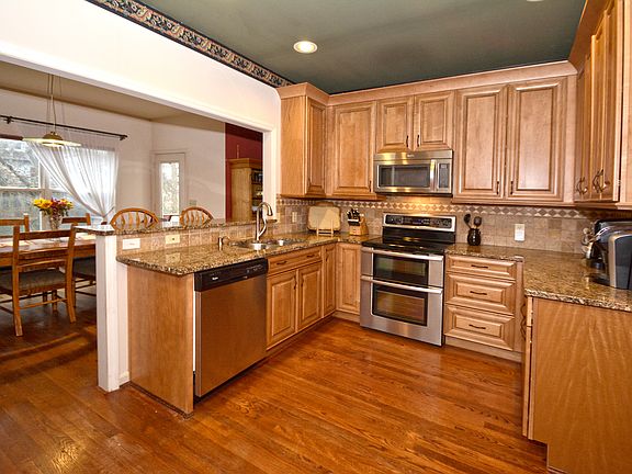 5th image of 3684 Grovedale Pl