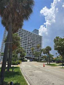 200 SE 15th Rd APT 6B, Miami, FL, 33129