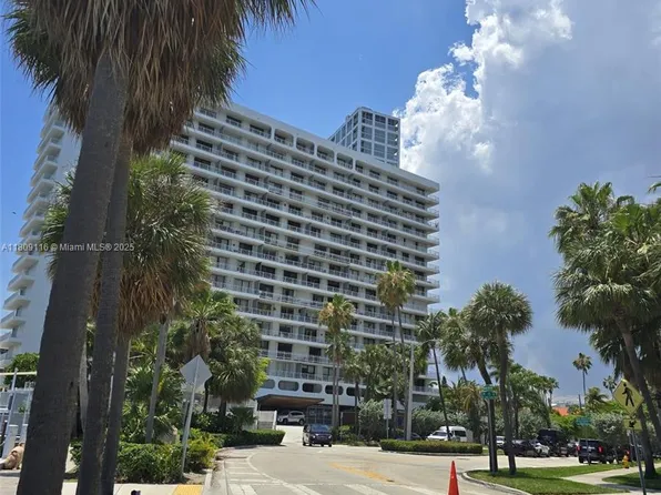 200 SE 15th Rd APT 6B, Miami, FL 33129