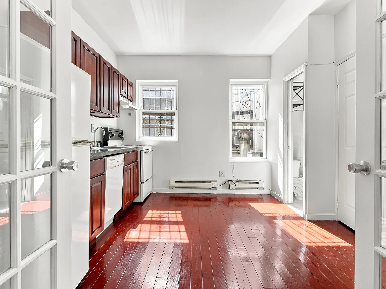 14 Putnam Avenue — Photo 4