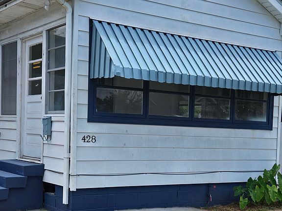 Front of 428 Papworth Ave