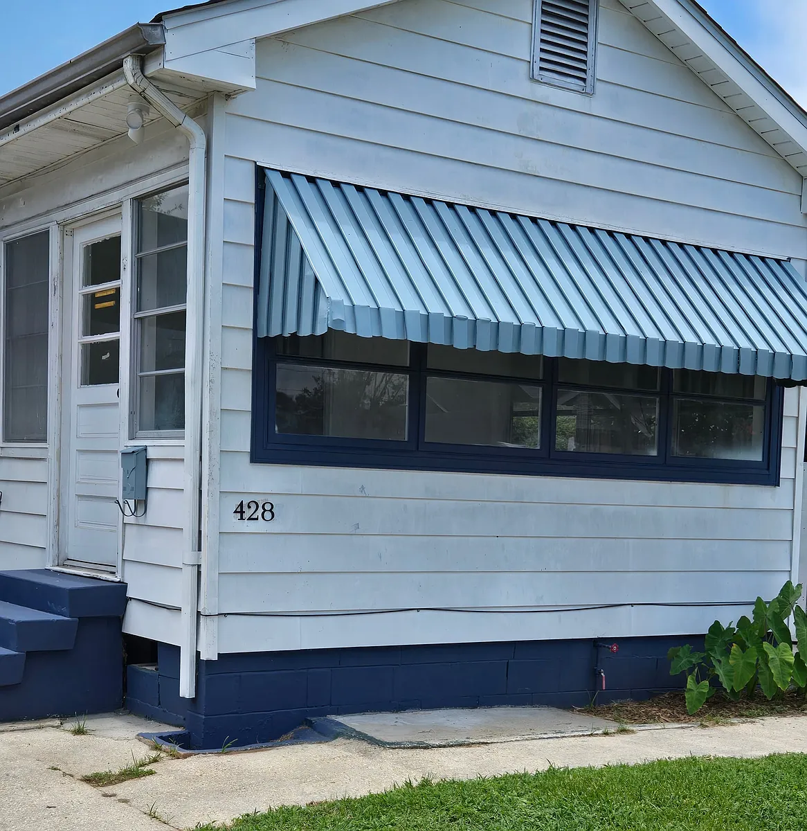 Front of 428 Papworth Ave - 428 Papworth Ave
