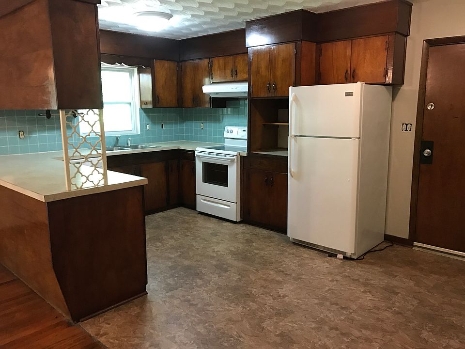2nd image of 9944 NE 21st Ter
