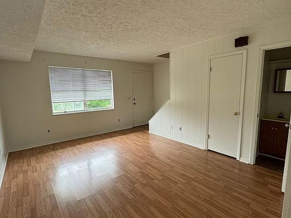 4th image of 301 Park Blvd APT B-6