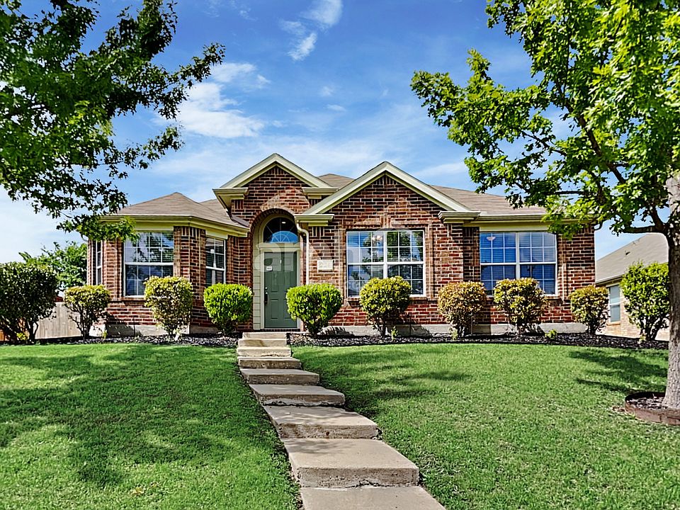 1st image of 224 Sandy Ln