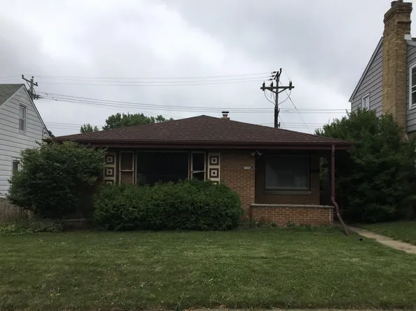 6306 W Leon Ter, Milwaukee, WI 53218