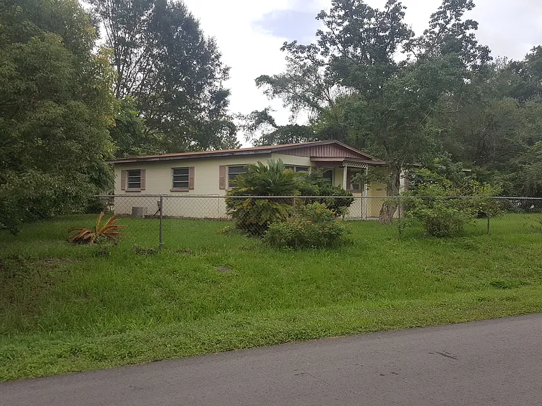 2911 Sanka Dr — Photo 16
