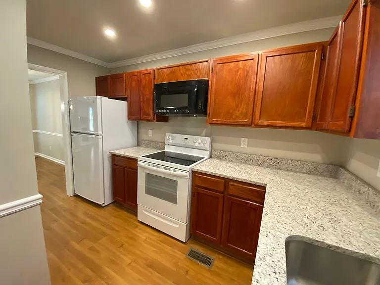 1435 Old Virginia Ct SE — Photo 8