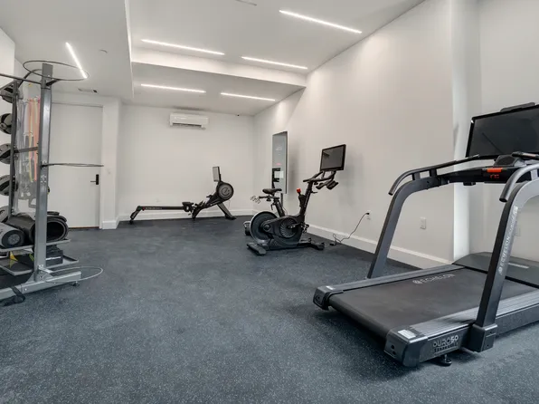 875 4th Avenue image 8 of 18