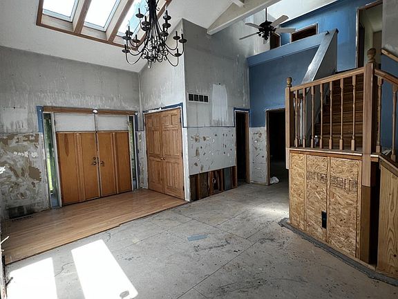 5th image of 7 Sleepy Hollow Ln