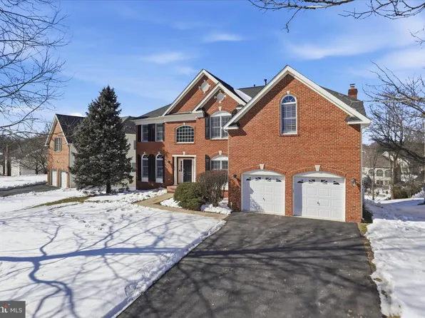 19673 Stanford Hall Pl, Ashburn, VA 20147