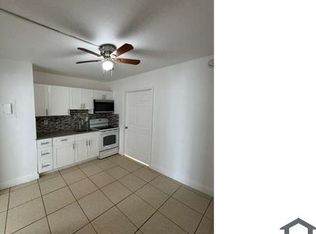 575 NE 143rd St #104, Miami, FL 33161
