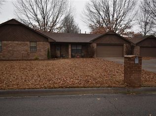 313 Robin Ln, Sallisaw, OK 74955