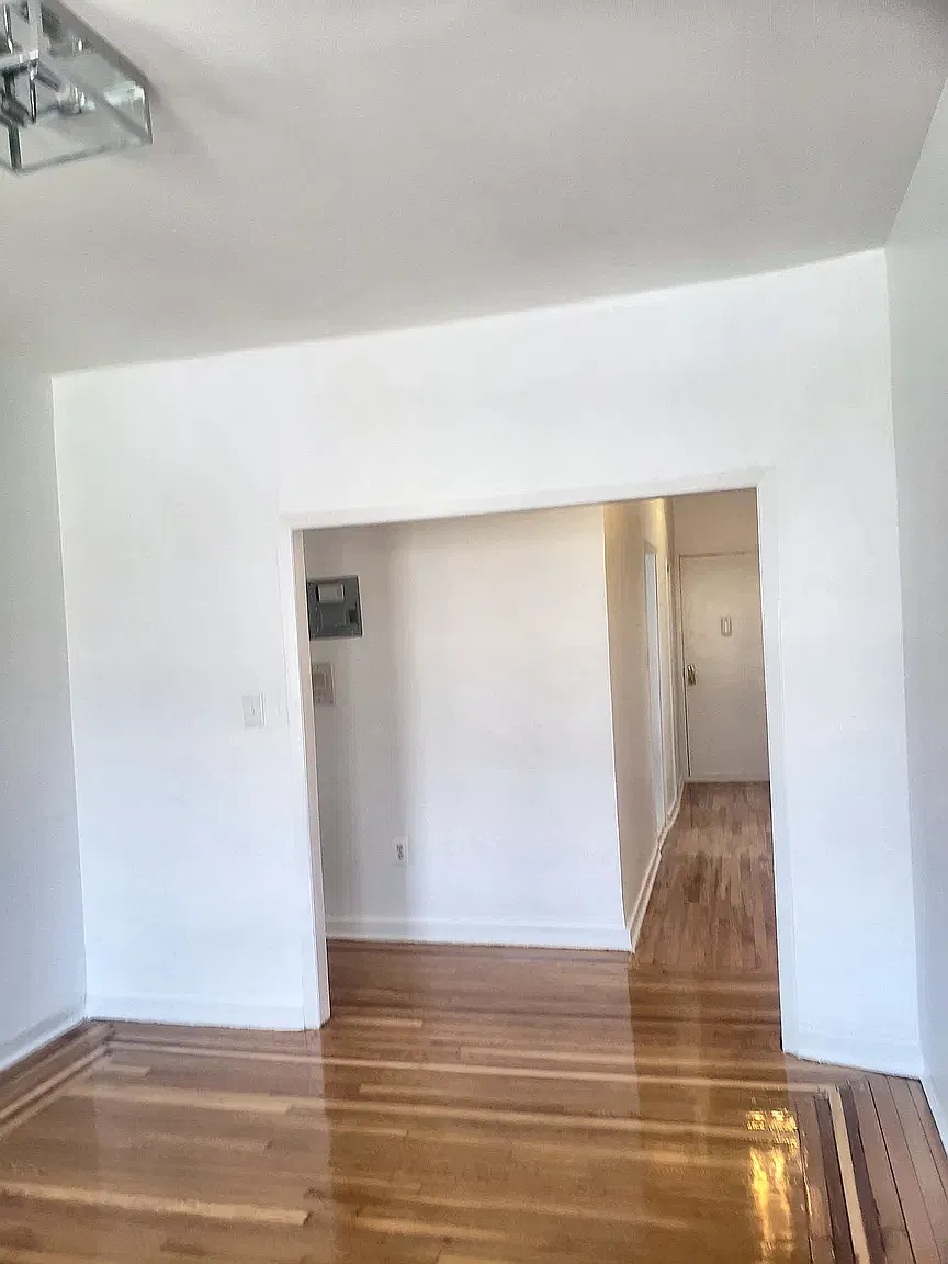 1082 President Street — Photo 2