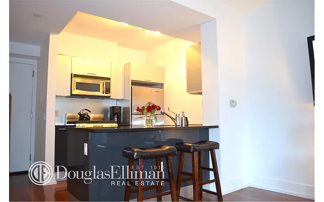 Rented by Douglas Elliman | media 7