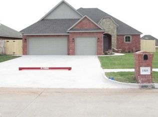 1008 SW 12th St, Moore, OK 73160