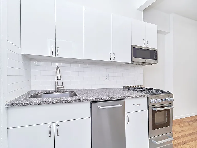 326 E 74th St #8 — Photo 3