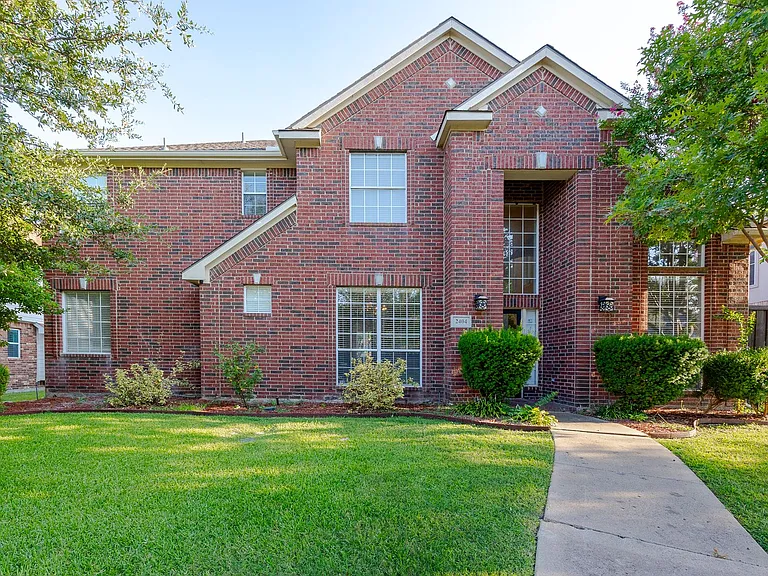 2404 Heather Glen Dr — Photo 4