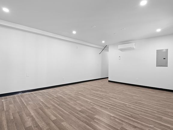 4th image of 158 Pleasant St #2