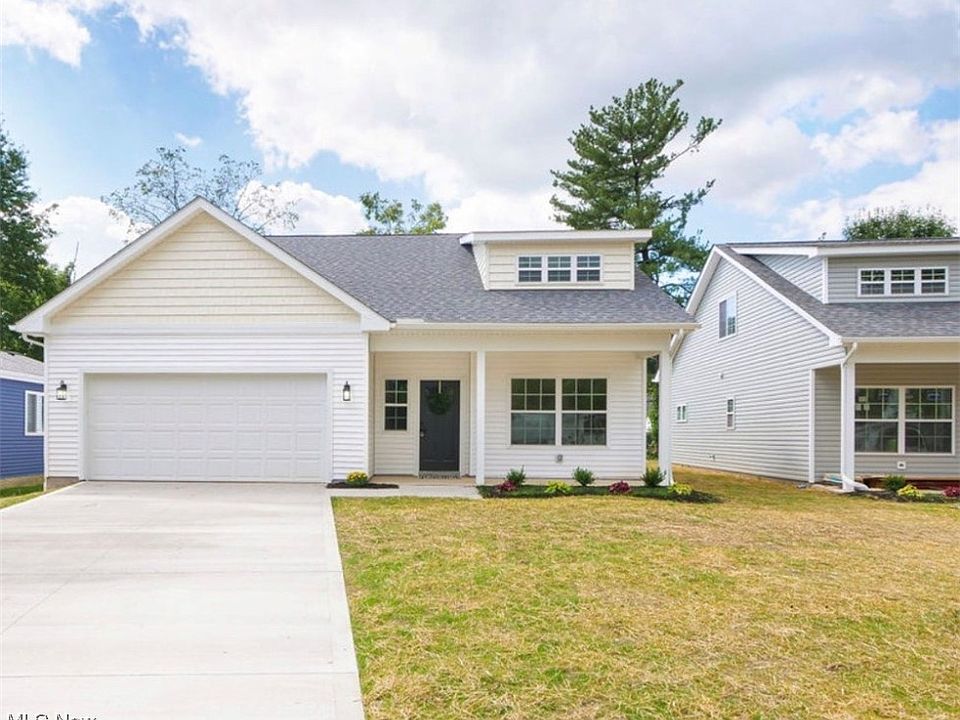 1st image of 601 Longfellow Dr