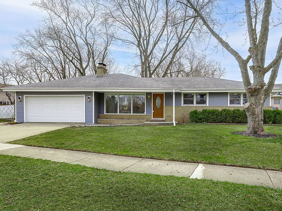1st image of 815 E Bryn Mawr Ave