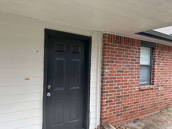 2nd image of 606 Rolling Hills Dr #D