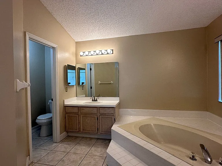 487 Carrigan Ave — Photo 42