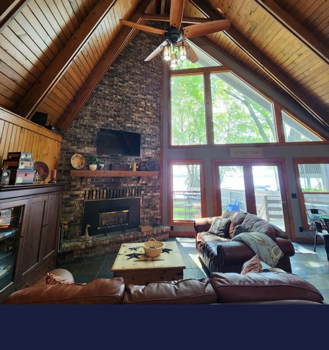 4 bed, 2500 sqft, $3,500 — Photo 2