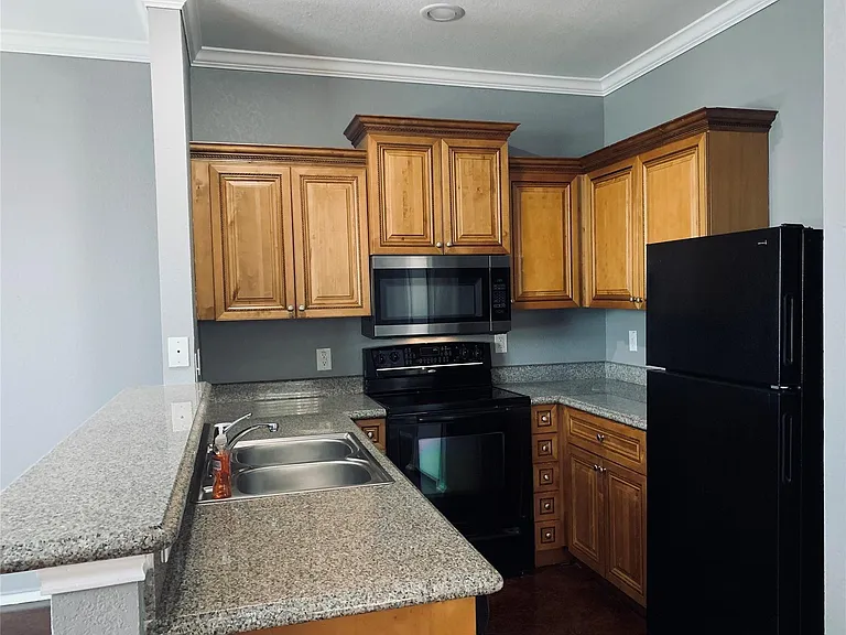 2304 Aldergate Dr — Photo 4