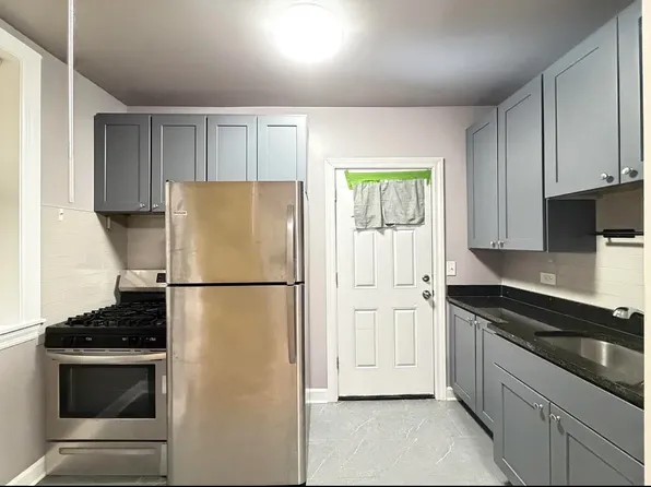 3585 N Milwaukee Ave, Chicago, IL