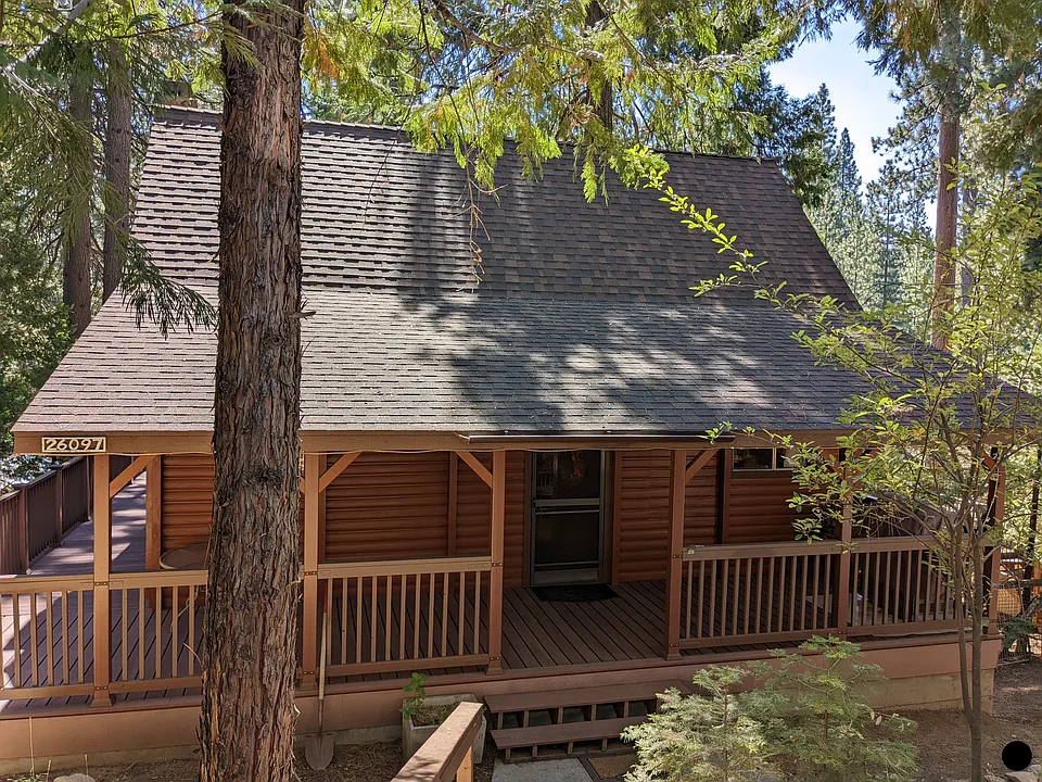 26097 Snow Ave