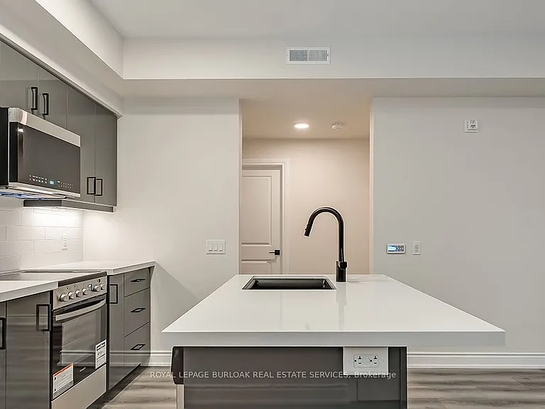 259 King St E #2C — Photo 8