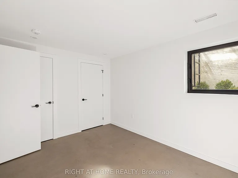 86 Lansdowne Ave #4 — Photo 9