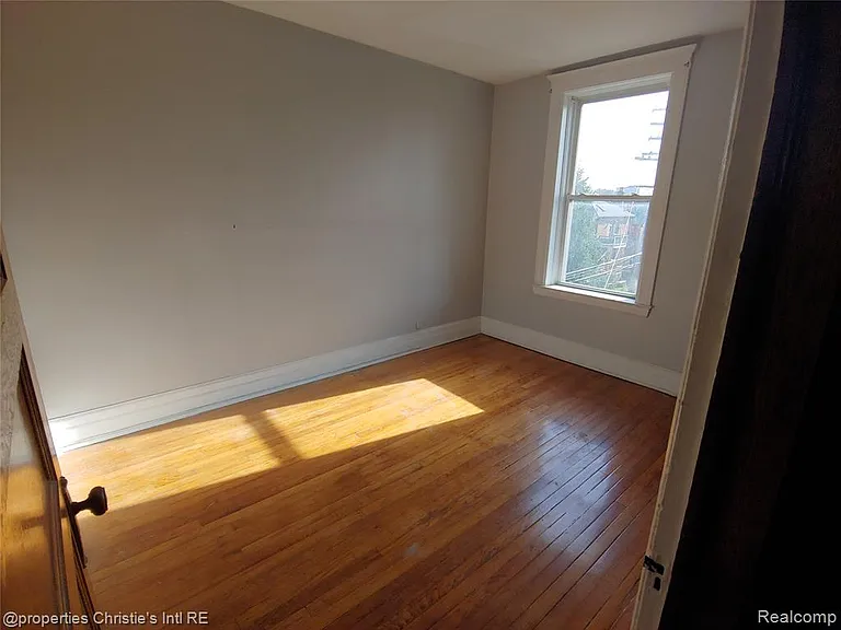 1535 W Canfield St #4 — Photo 7
