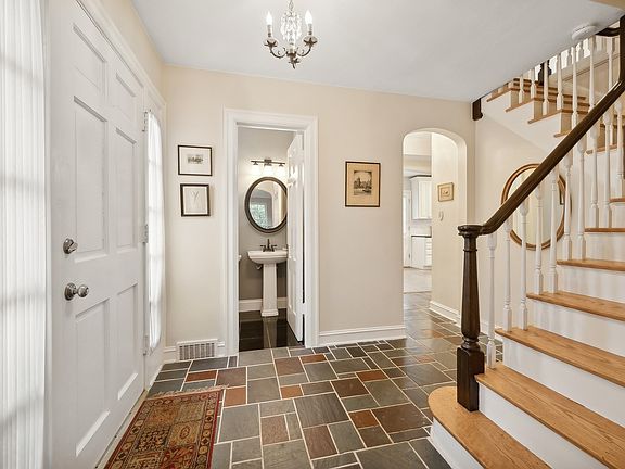 2nd image of 2140 Kenilworth Ave