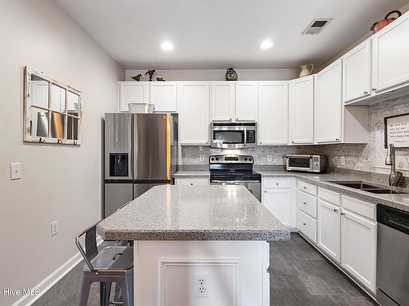 4th image of 618 Condo Club Drive #304