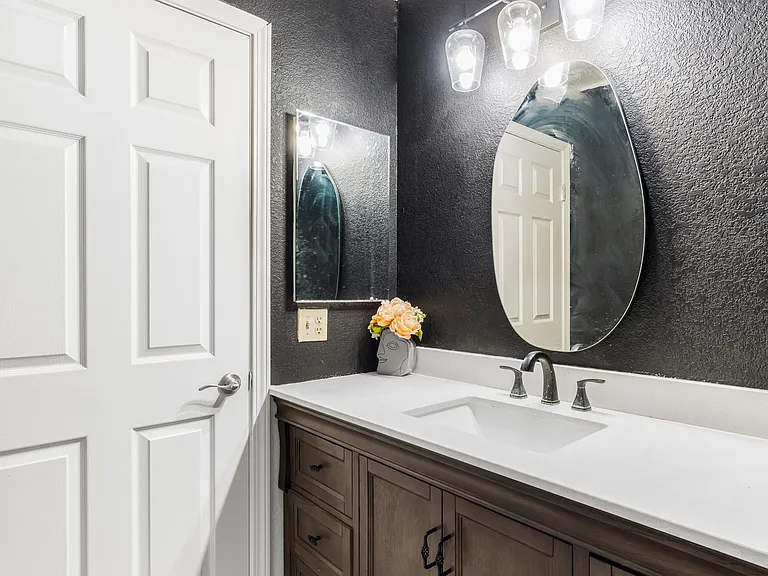 Bellsbrae Dr — Photo 39