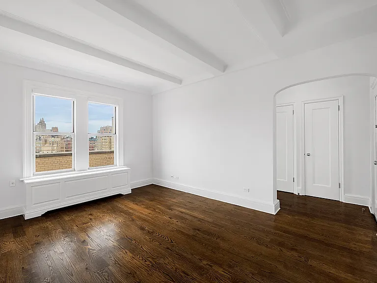 25 W 81st St #PHC — Photo 2